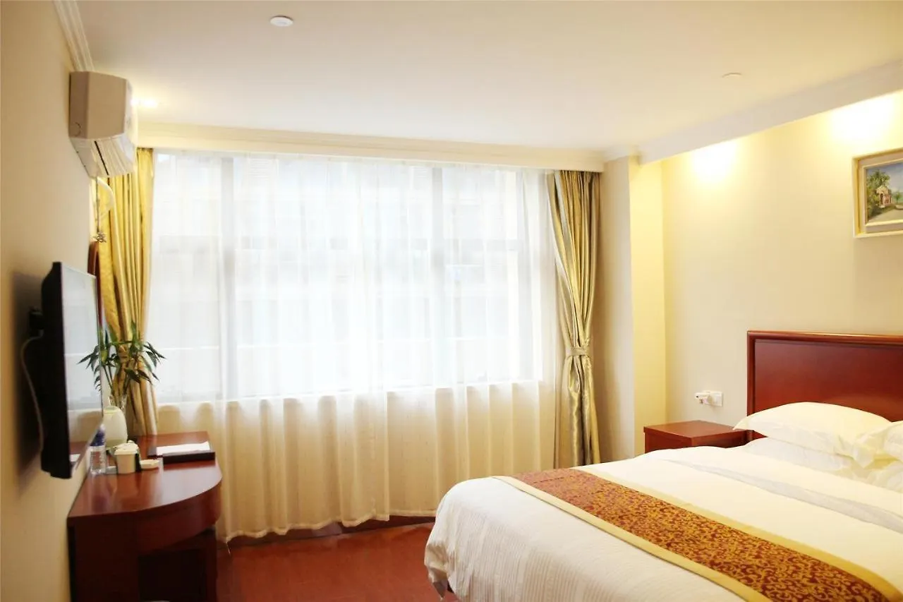 Shell Zhuhai Gongbei Port Urban Rail Terminal Hotel